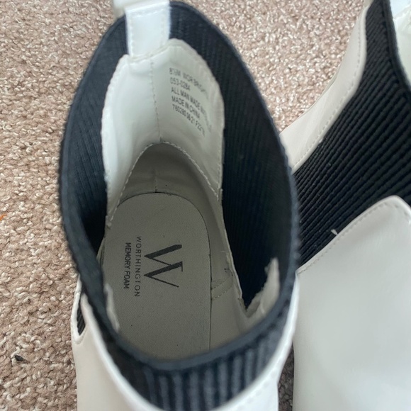 ❤️‍🔥🎸STYLISH ROCKER GIRLIES💋❤️‍🔥 White Ankle Boots w/ Pointed Toe - Picture 13 of 14